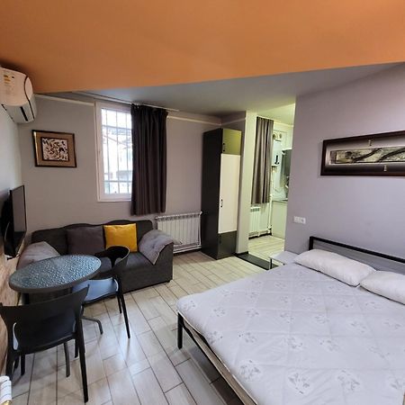 Мини Дом Целиком Около Мед Центра Астхик Otel Erivan Dış mekan fotoğraf