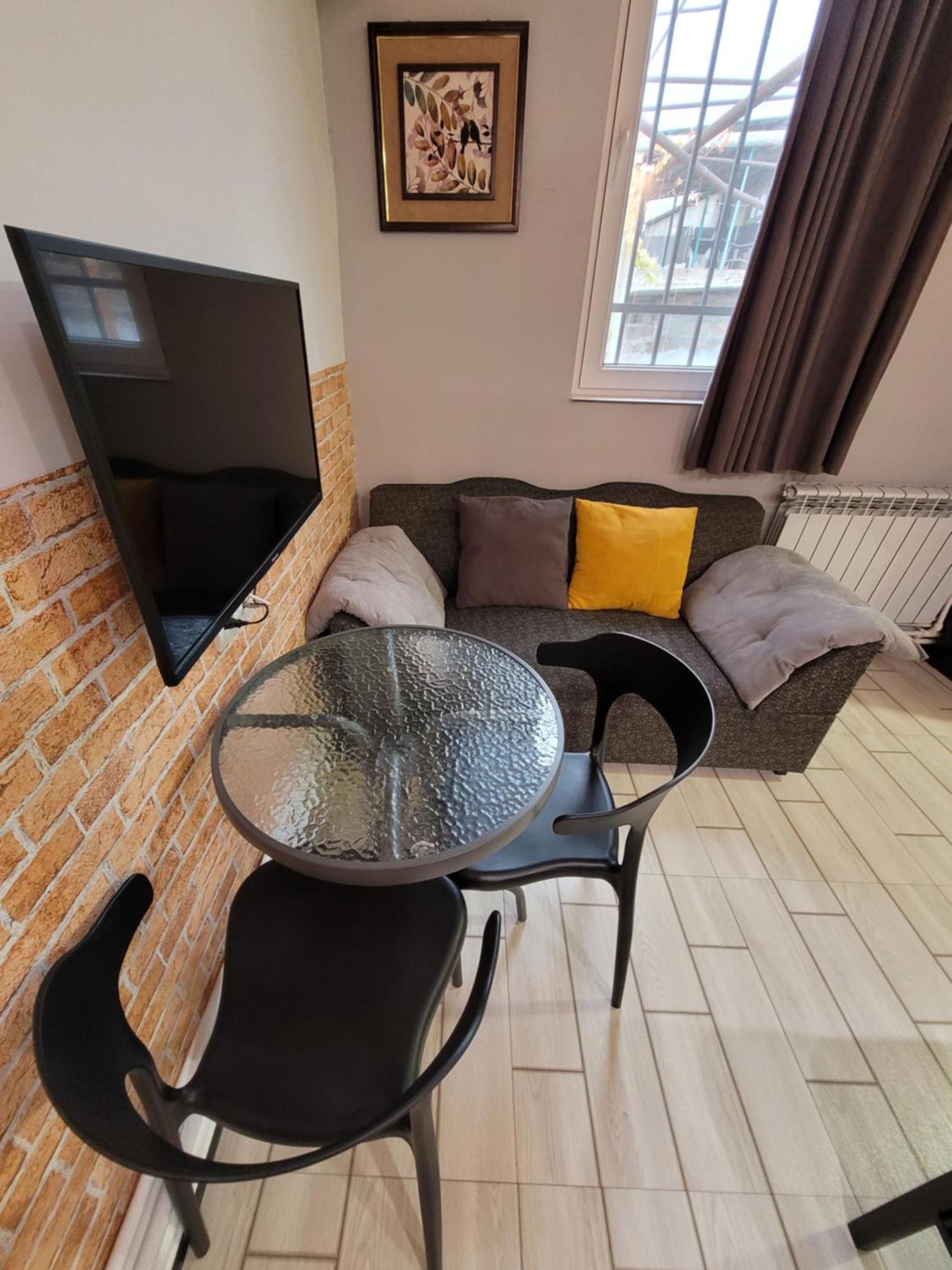 Мини Дом Целиком Около Мед Центра Астхик Otel Erivan Dış mekan fotoğraf