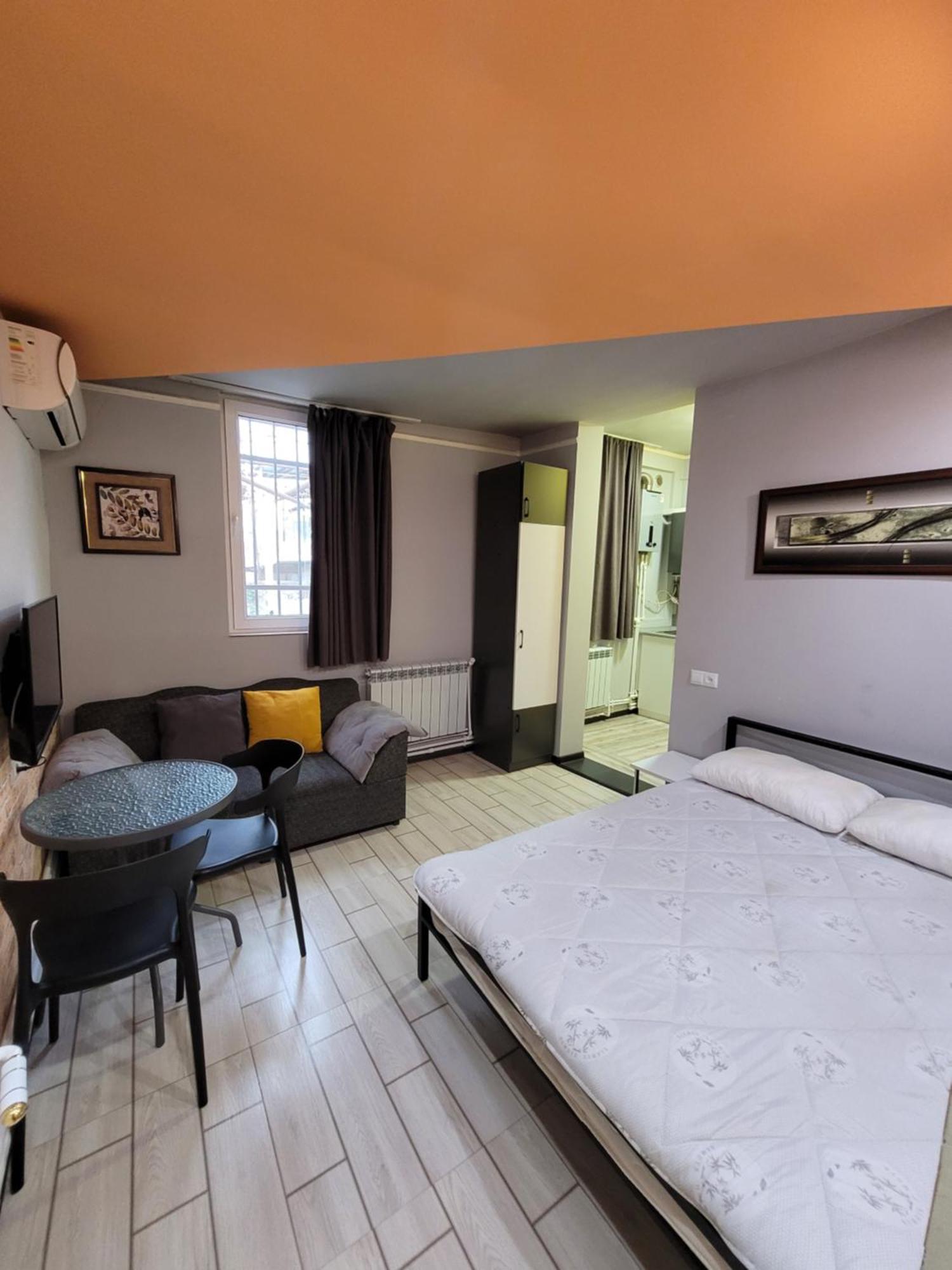 Мини Дом Целиком Около Мед Центра Астхик Otel Erivan Dış mekan fotoğraf